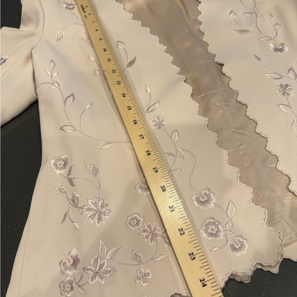 Chic Cream Women's Skirt Set - Picture 8 of 14